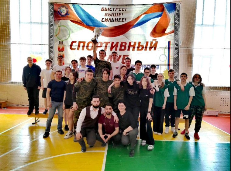 Поздравляем с победой в &quot;Межшкольной военизированной эстафете на кубок имени Юрия Солдатова&quot;!.
